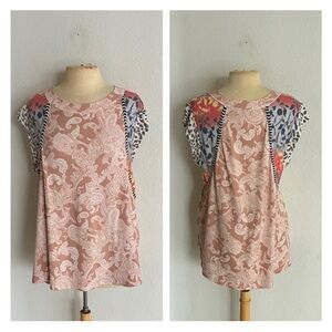 ❤️$10 ModCloth Ces Femme mixed print top